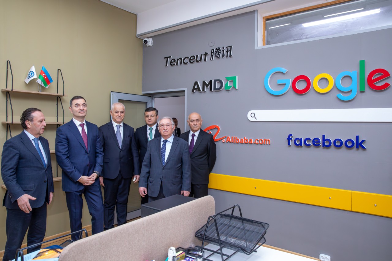 XRİTDX özəl təhsil müəssisələrində sahə üzrə kadr hazırlığına dəstək göstərir - FOTOLAR