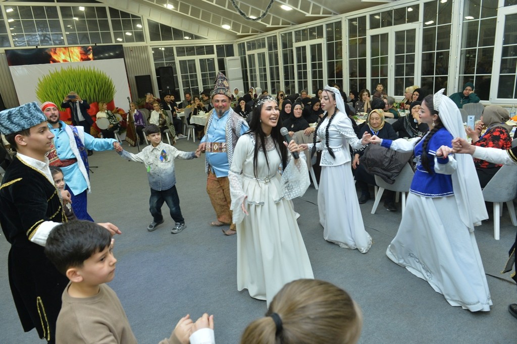 Lənkəranda “Yurdumuza Novruz gəlir” adlı konsert keçirilib - FOTOLAR