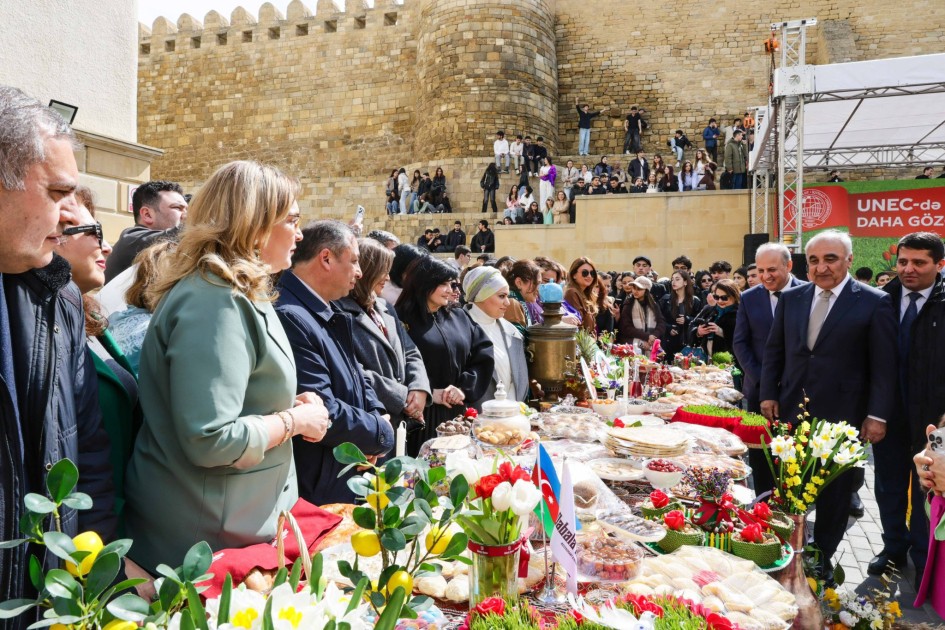 UNEC-də tələbələrin iştirakı ilə Novruz bayramı qeyd olunub - FOTOLAR