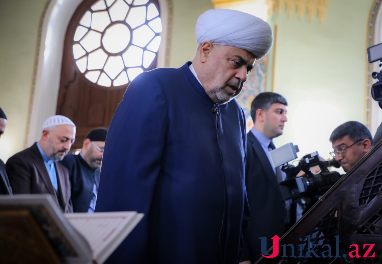 Bayram namazı qılındı - FOTOLAR