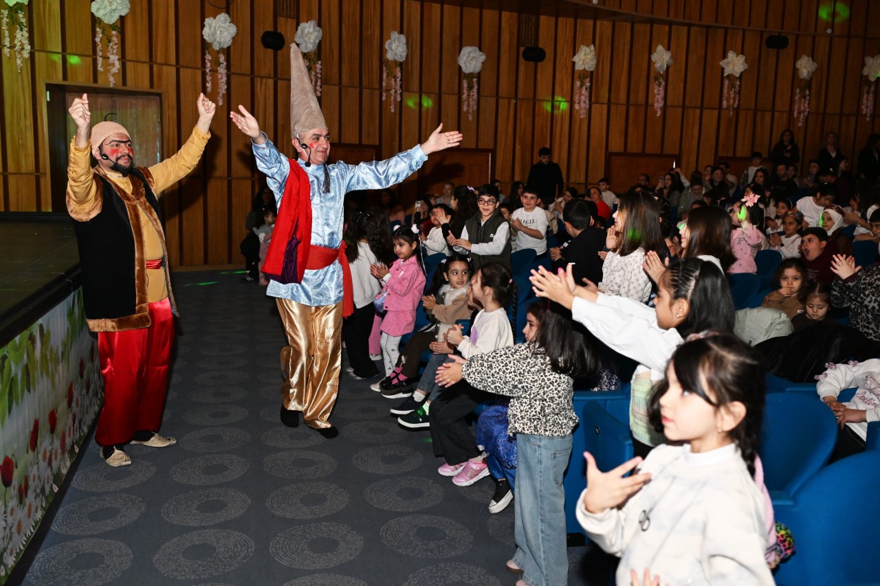 Azərbaycan Həmkarlar İttifaqları Konfederasiyası bayramlarla bağlı tədbirlər keçirdi - FOTOLAR
