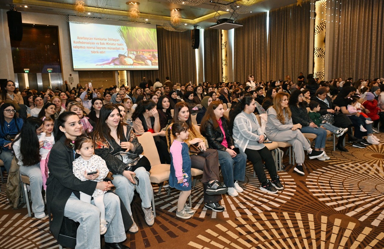 Azərbaycan Həmkarlar İttifaqları Konfederasiyası bayramlarla bağlı tədbirlər keçirdi - FOTOLAR