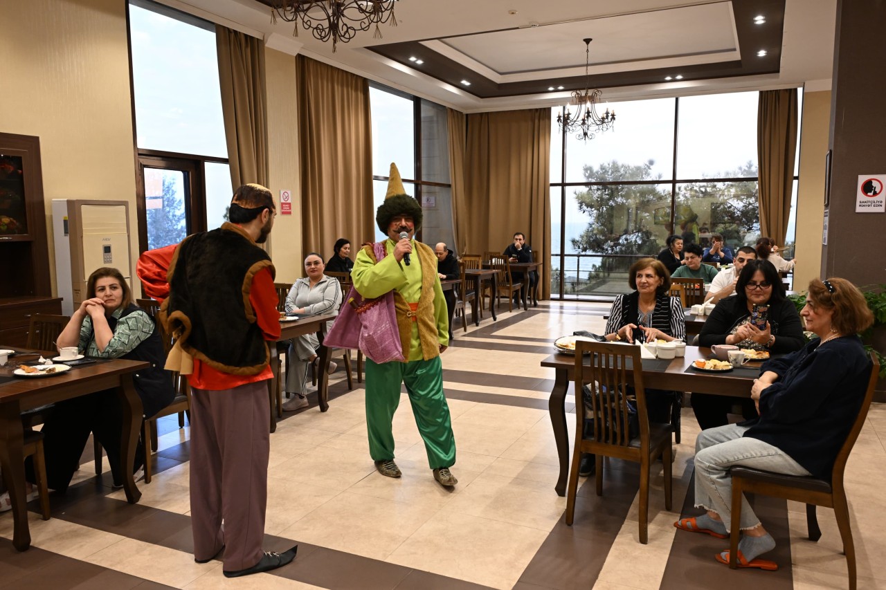 Azərbaycan Həmkarlar İttifaqları Konfederasiyası bayramlarla bağlı tədbirlər keçirdi - FOTOLAR