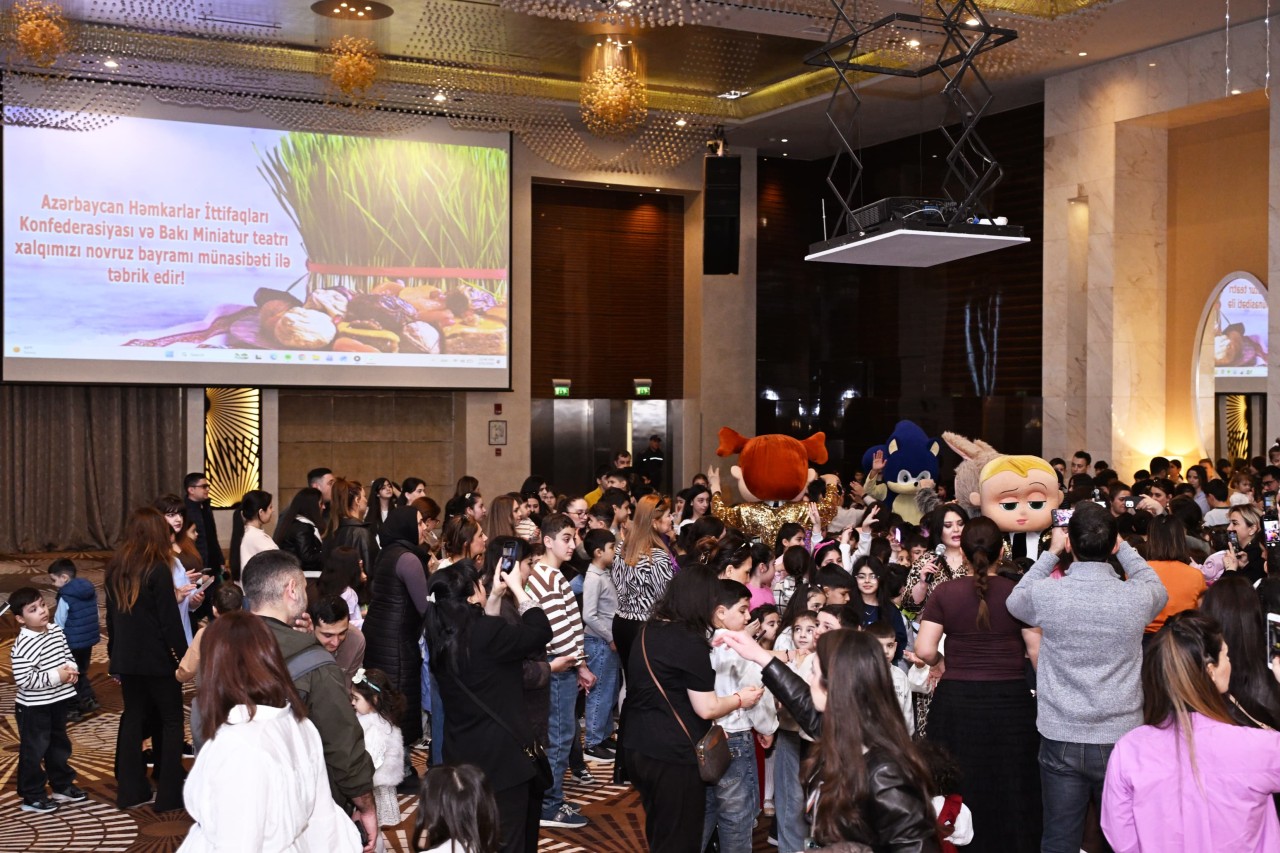 Azərbaycan Həmkarlar İttifaqları Konfederasiyası bayramlarla bağlı tədbirlər keçirdi - FOTOLAR