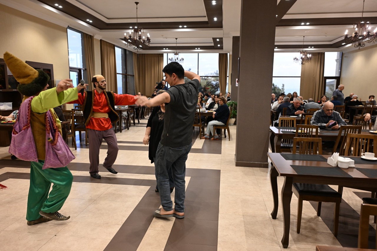 Azərbaycan Həmkarlar İttifaqları Konfederasiyası bayramlarla bağlı tədbirlər keçirdi - FOTOLAR