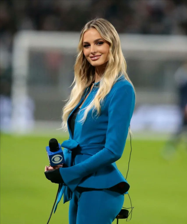 Futbol azarkeşləri bu xanımlardan danışır - FOTOLAR