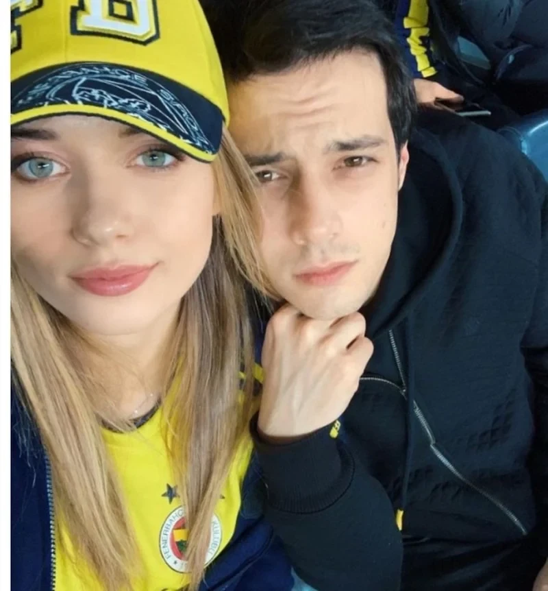 Afranın rəfiqəsi ilə sevgili oldu - FOTOLAR