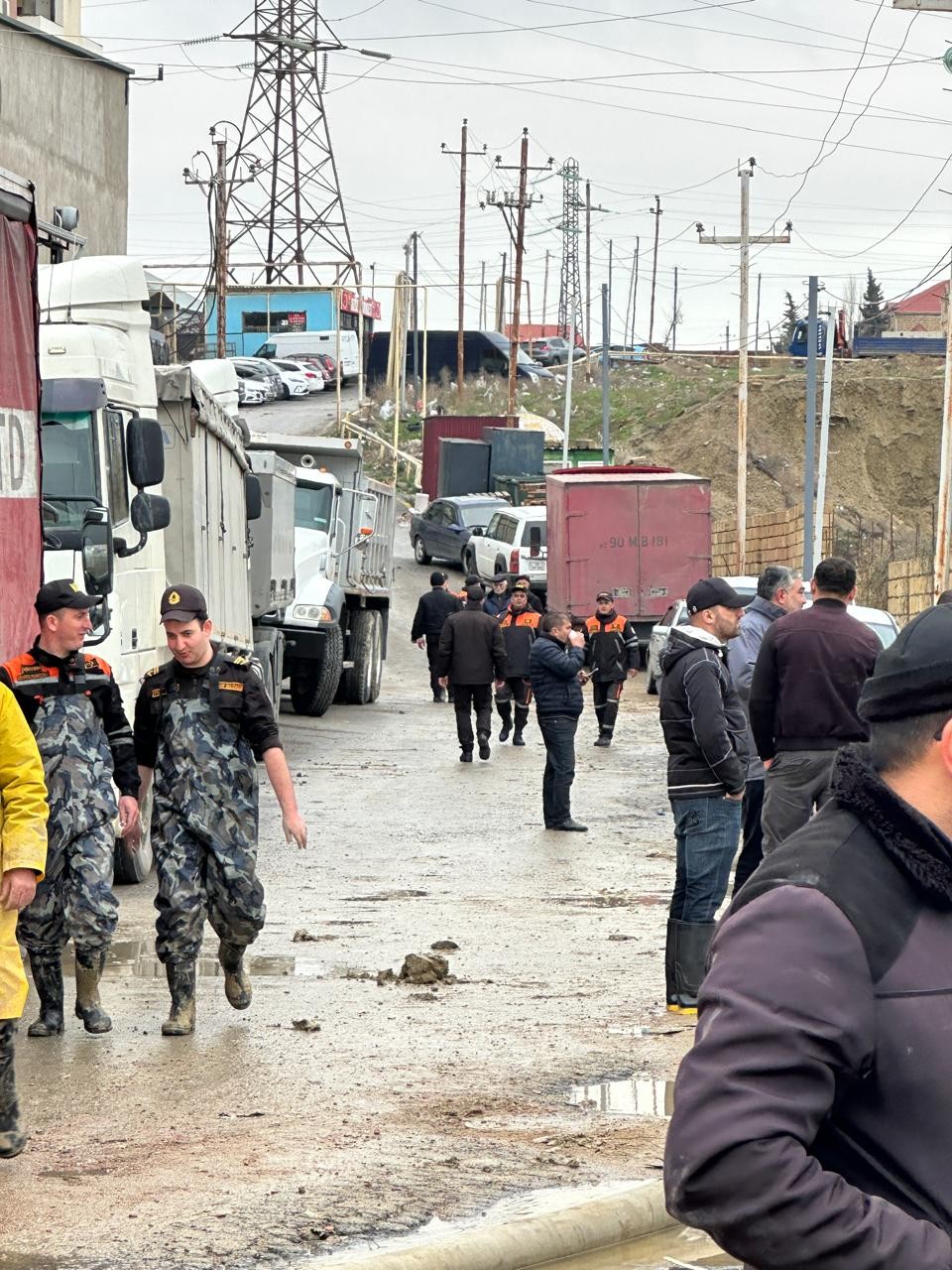 Abşeronda yağışın yaratdığı fəsadların qarşısı alınır - FOTOLAR