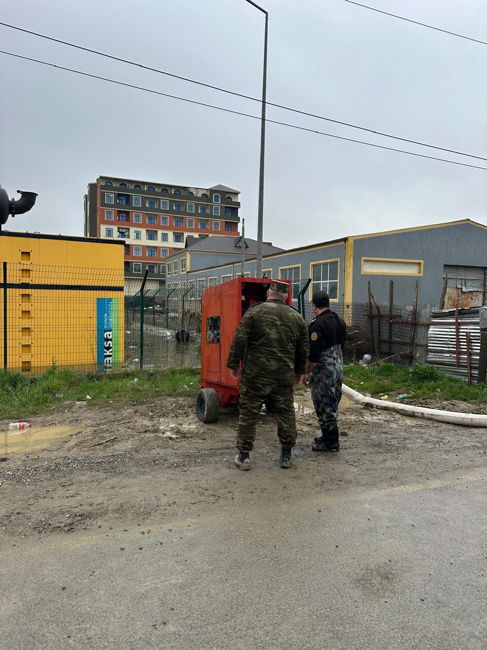 Abşeronda yağışın yaratdığı fəsadların qarşısı alınır - FOTOLAR