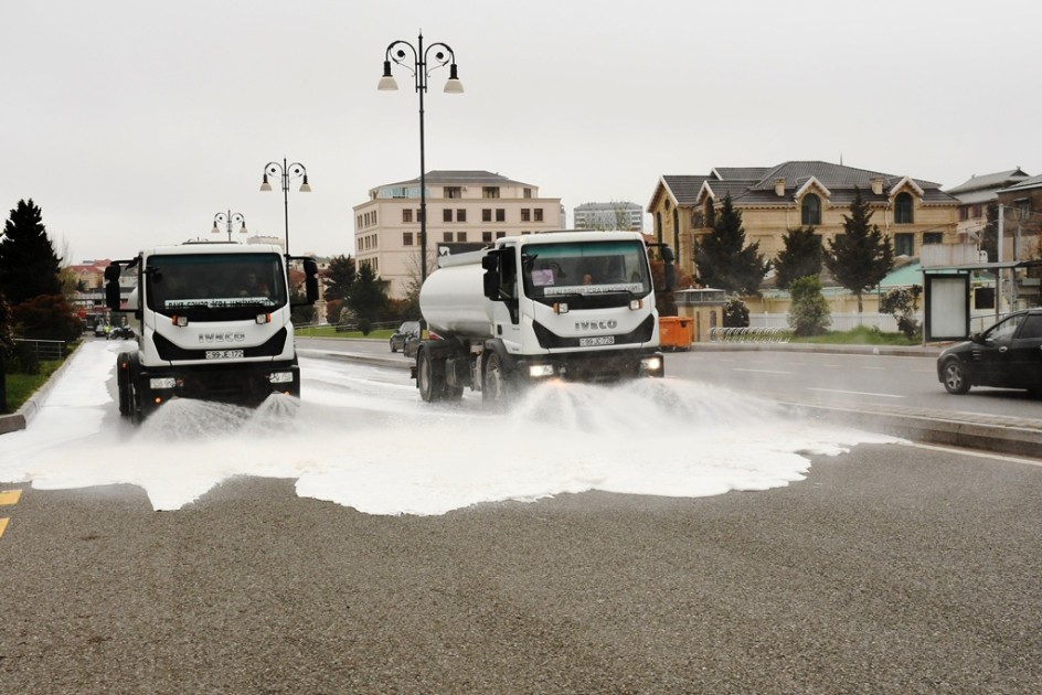 Bu gün Bakının 555 küçəsi yuyuldu - FOTOLAR