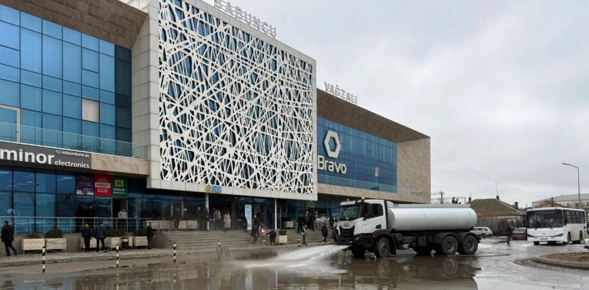 Bu gün Bakının 555 küçəsi yuyuldu - FOTOLAR