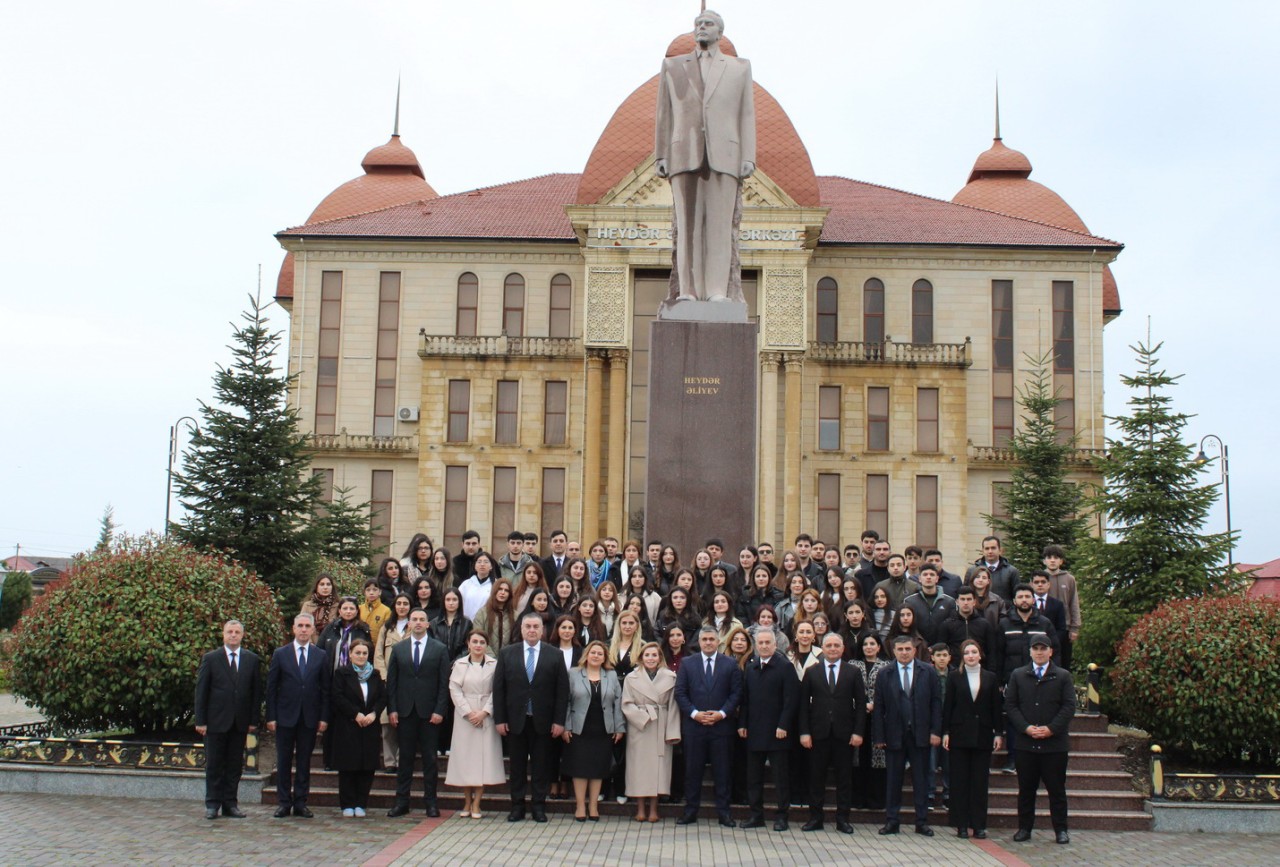YAP Nizami rayon təşkilatının fəalları soyqırım qurbanlarını anıblar - FOTOLAR