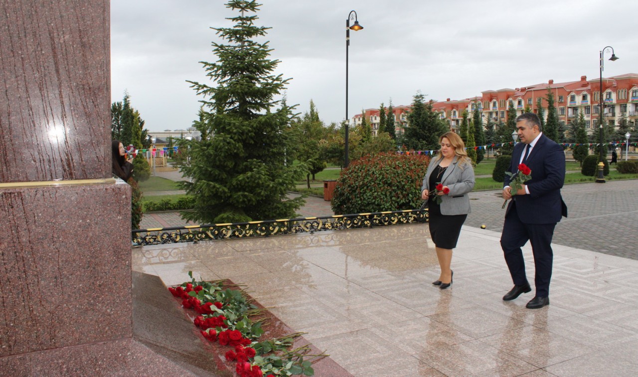 YAP Nizami rayon təşkilatının fəalları soyqırım qurbanlarını anıblar - FOTOLAR