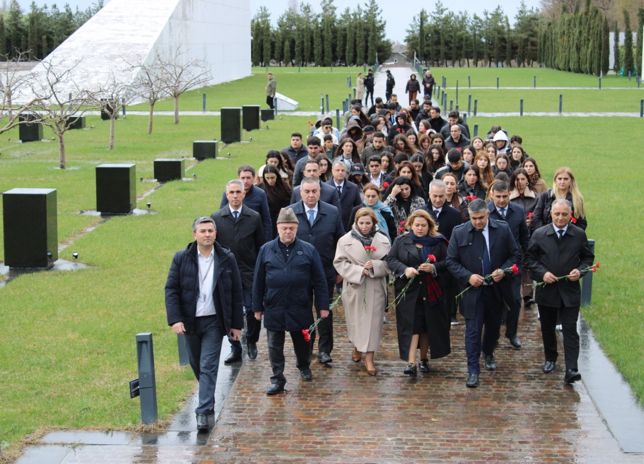 YAP Nizami rayon təşkilatının fəalları soyqırım qurbanlarını anıblar - FOTOLAR