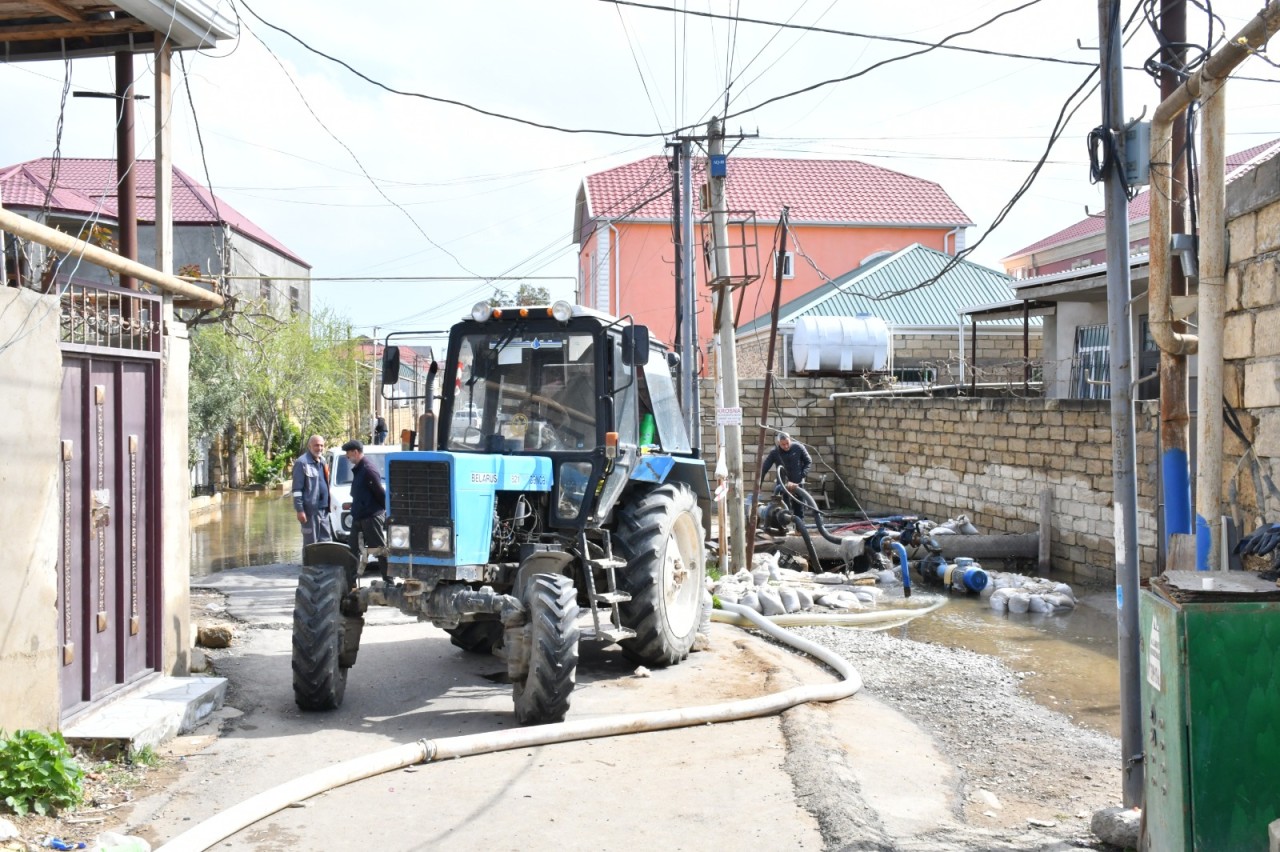 Abşeronda yağışın fəsadları aradan qaldırılır - FOTOLAR