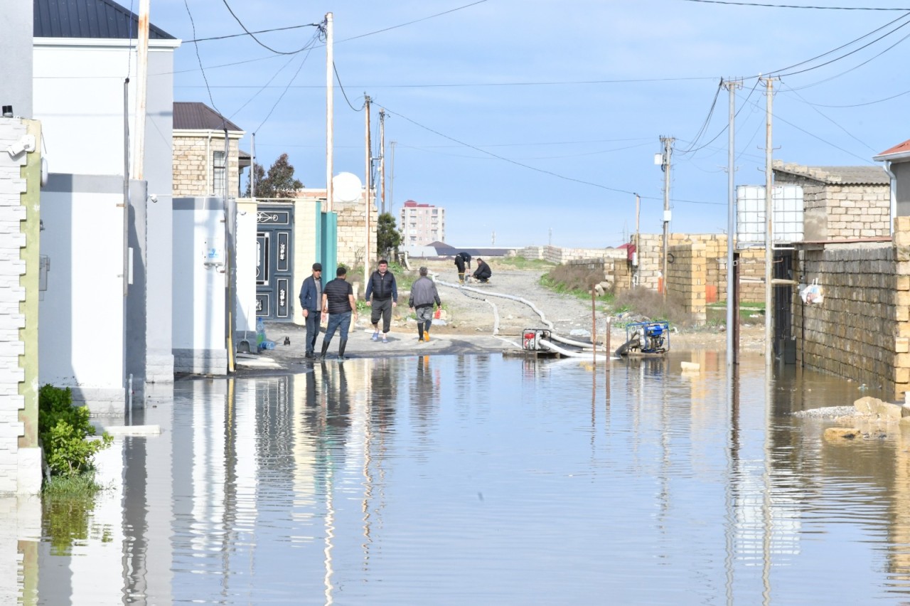 Abşeronda yağışın fəsadları aradan qaldırılır - FOTOLAR