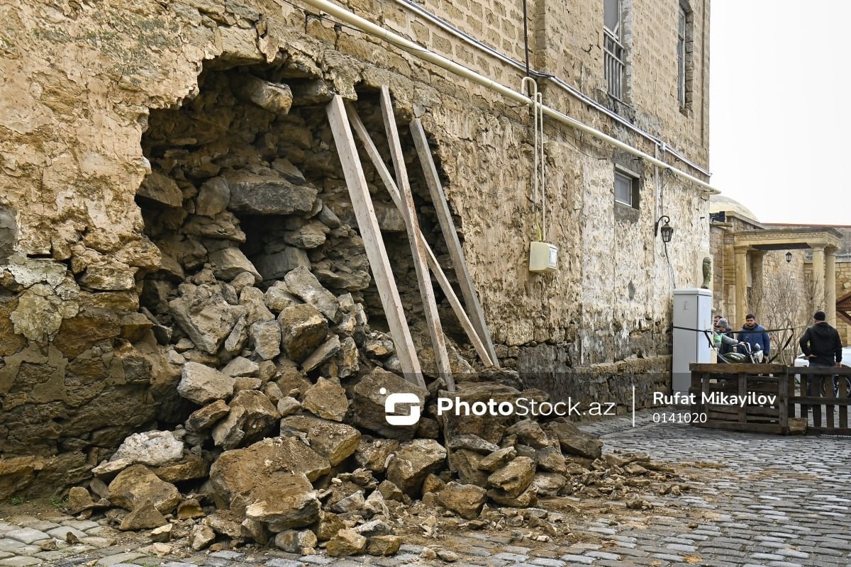 Bakıxanovun evi dağılır - VİDEO