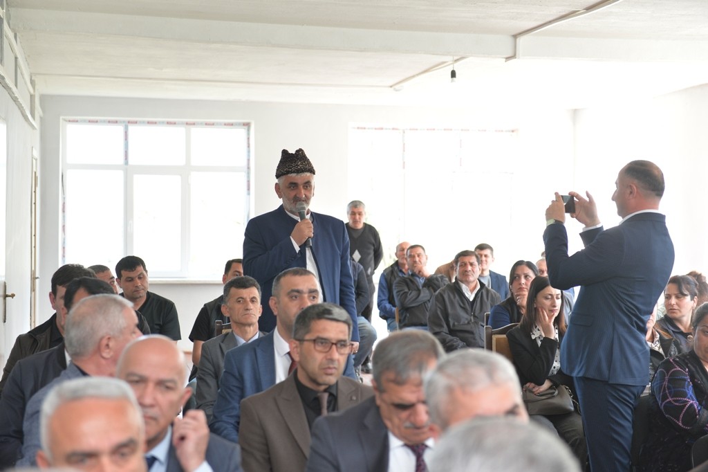 Taleh Qaraşov sakinlərin problemlərini dinlədi - FOTOLAR