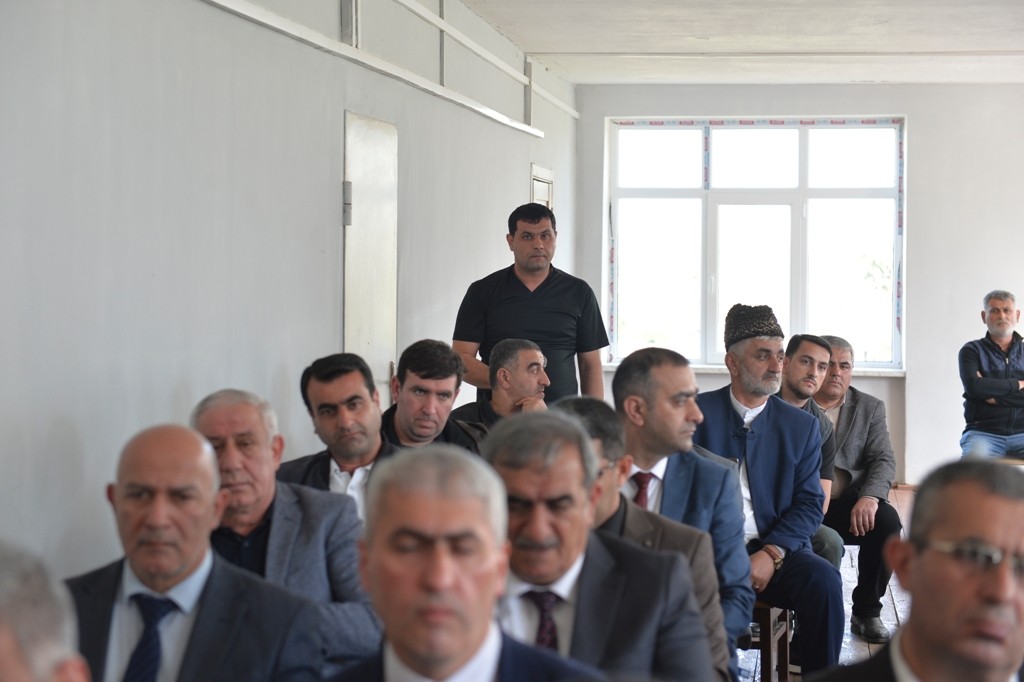 Taleh Qaraşov sakinlərin problemlərini dinlədi - FOTOLAR