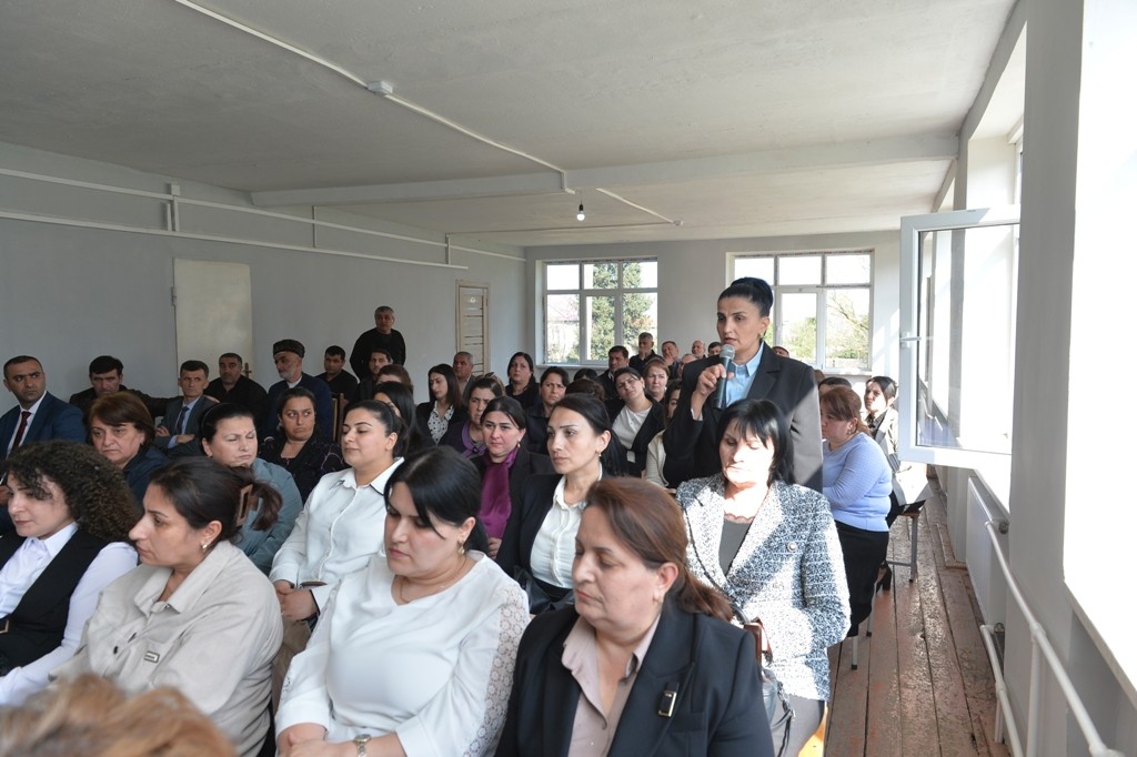 Taleh Qaraşov sakinlərin problemlərini dinlədi - FOTOLAR