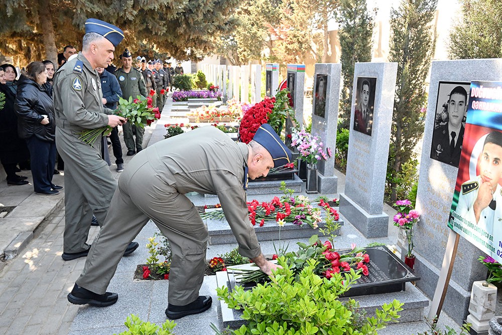 Şəhid pilotlarımızın xatirəsi yad edildi - VİDEO (FOTOLAR)
