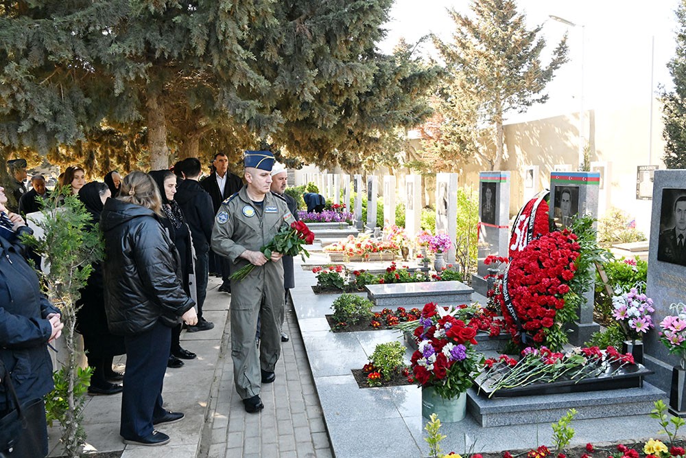 Şəhid pilotlarımızın xatirəsi yad edildi - VİDEO (FOTOLAR)