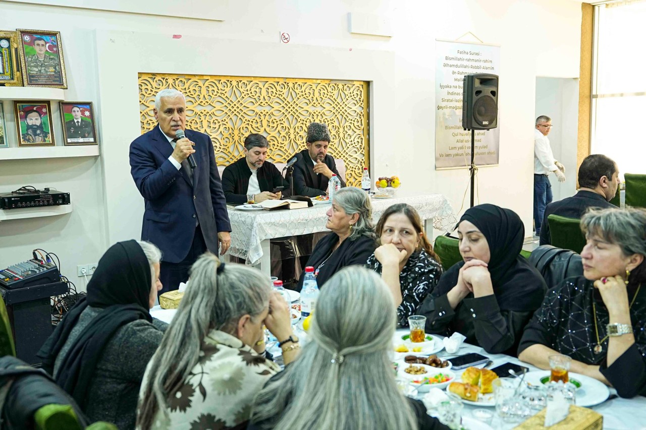 Xətaidə Aprel şəhidlərin xatirəsinə ehsan süfrəsi təşkil edilib - FOTOLAR
