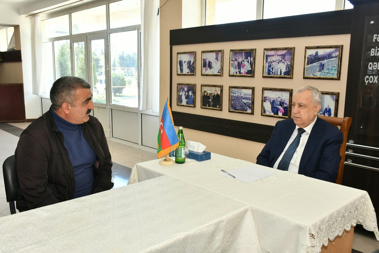 Malik İsaqov Sumqayıtda növbəti səyyar qəbul keçirdi - FOTOLAR