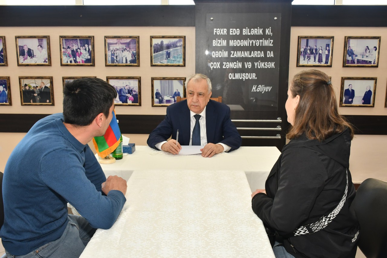 Malik İsaqov Sumqayıtda növbəti səyyar qəbul keçirdi - FOTOLAR