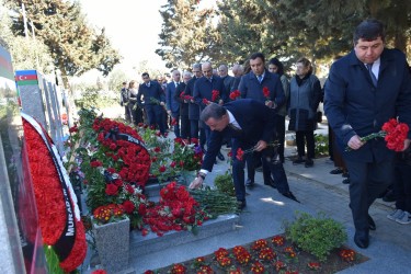 Yasamal ictimaiyyəti şəhidlərimizi yad etdi - FOTOLAR