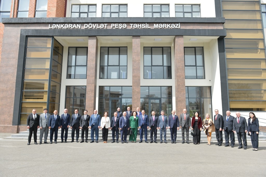 Lənkəranda Təhsil Forumu keçirilib - FOTOLAR