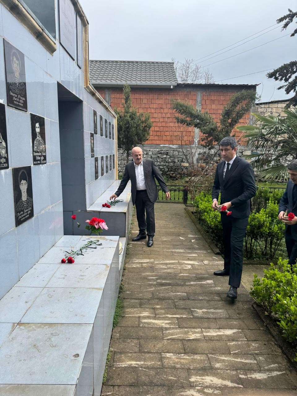 Asif Əsgərov şəhid məzarlarını ziyarət edib - FOTOLAR