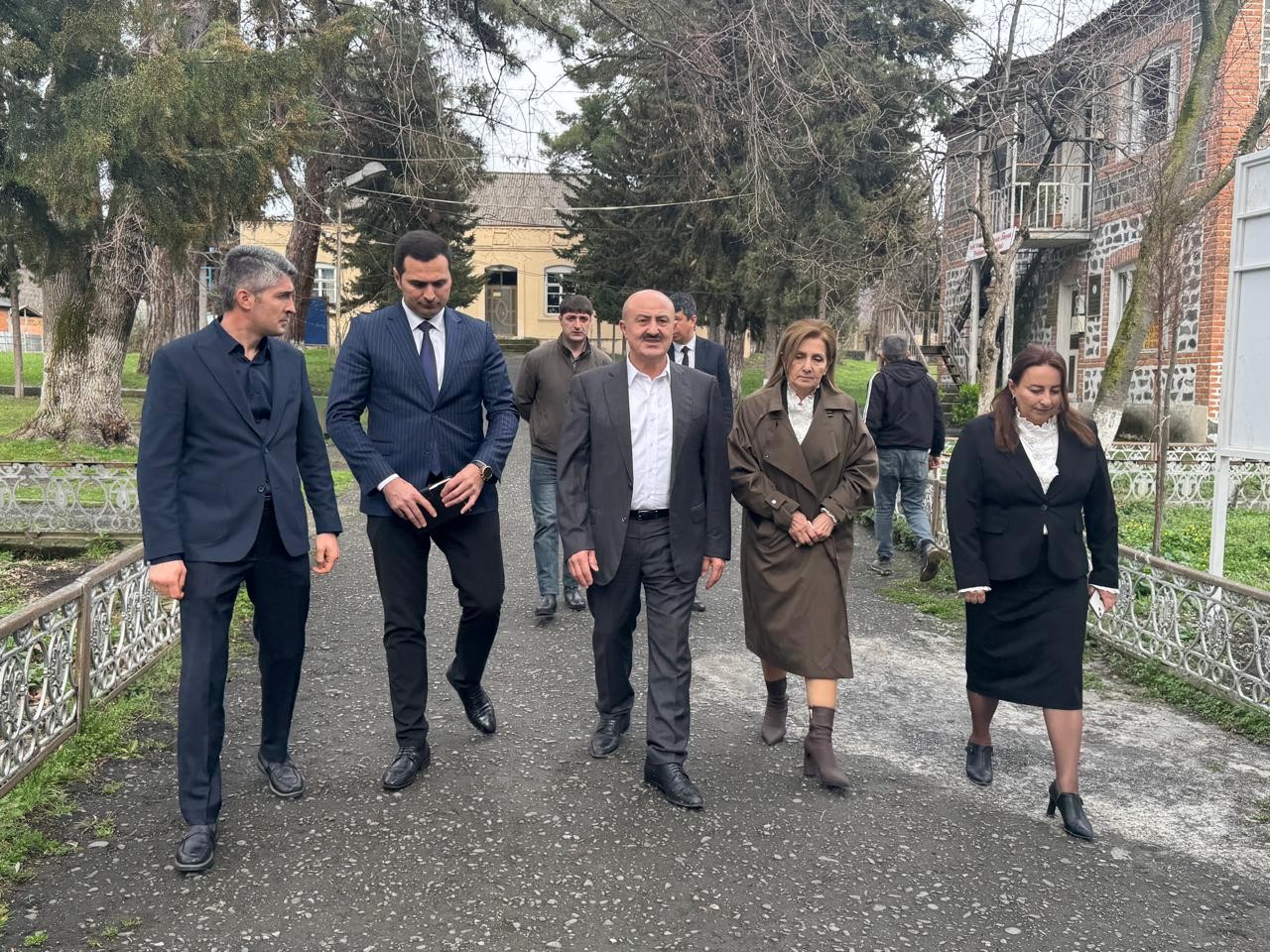 Asif Əsgərov şəhid məzarlarını ziyarət edib - FOTOLAR