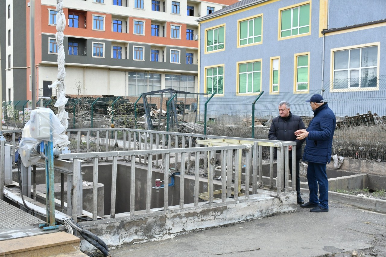 Abdin Fərzəliyev su basmış ərazilərdə sakinlərlə görüşdü - FOTOLAR