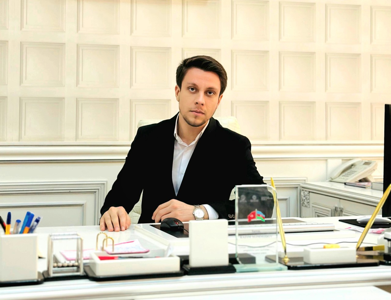 Uşağı dəfn edərkən canlı açan ata, müəmmalı danışan ana - Ailə nəyi gizlədir?