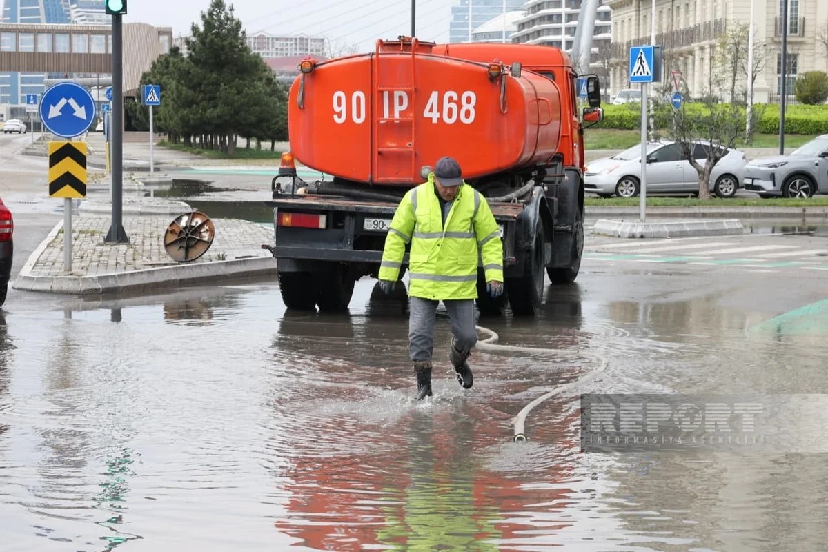 Xətai RİH başçısı yağışın fəsad törətdiyi ərazilərə baxış keçirib - FOTOLAR