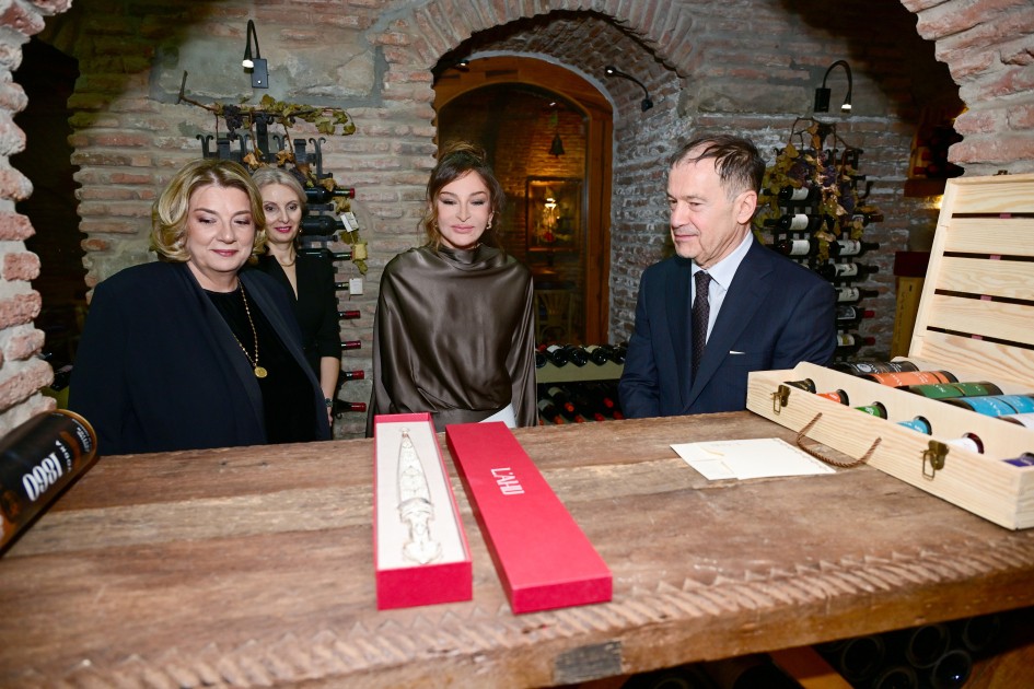 Mehriban Əliyevanın şərəfinə lanç verildi - FOTOLAR