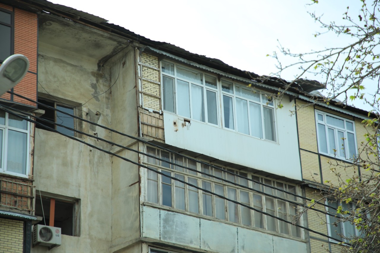 Niyazi Bayramov zərər görmüş binalara baxış keçirdi - FOTOLAR