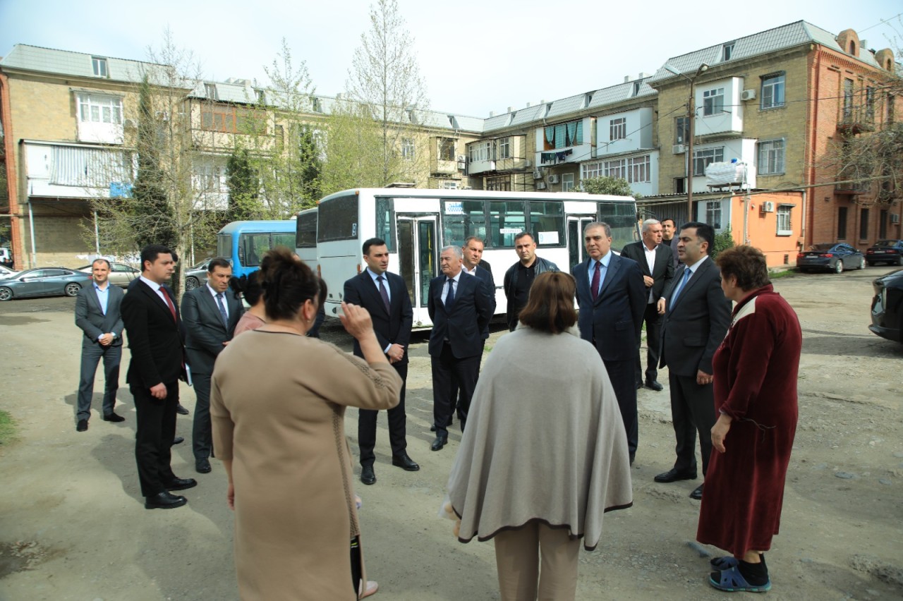 Niyazi Bayramov zərər görmüş binalara baxış keçirdi - FOTOLAR