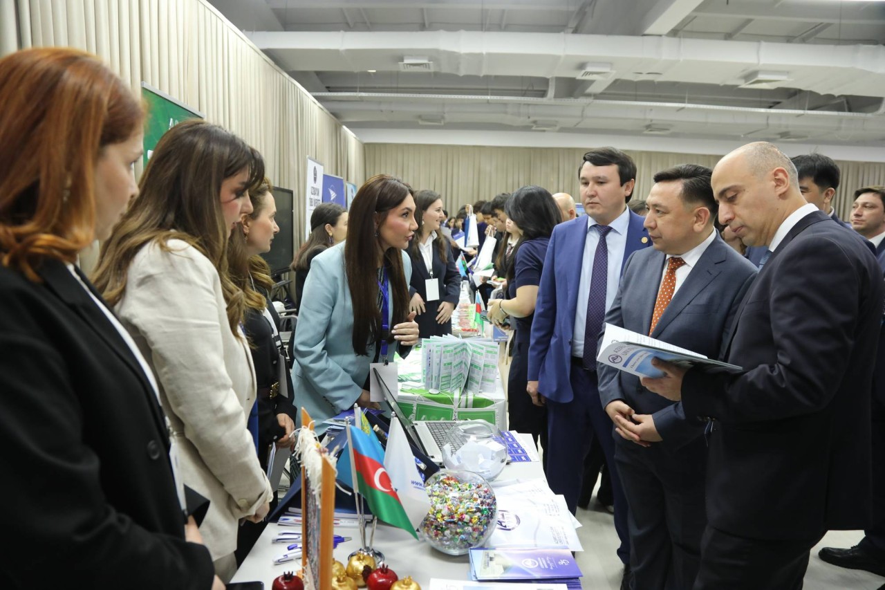Emin Əmrullayev Qazaxıstanda “Study in Azerbaijan” sərgisi ilə tanış oldu - FOTOLAR