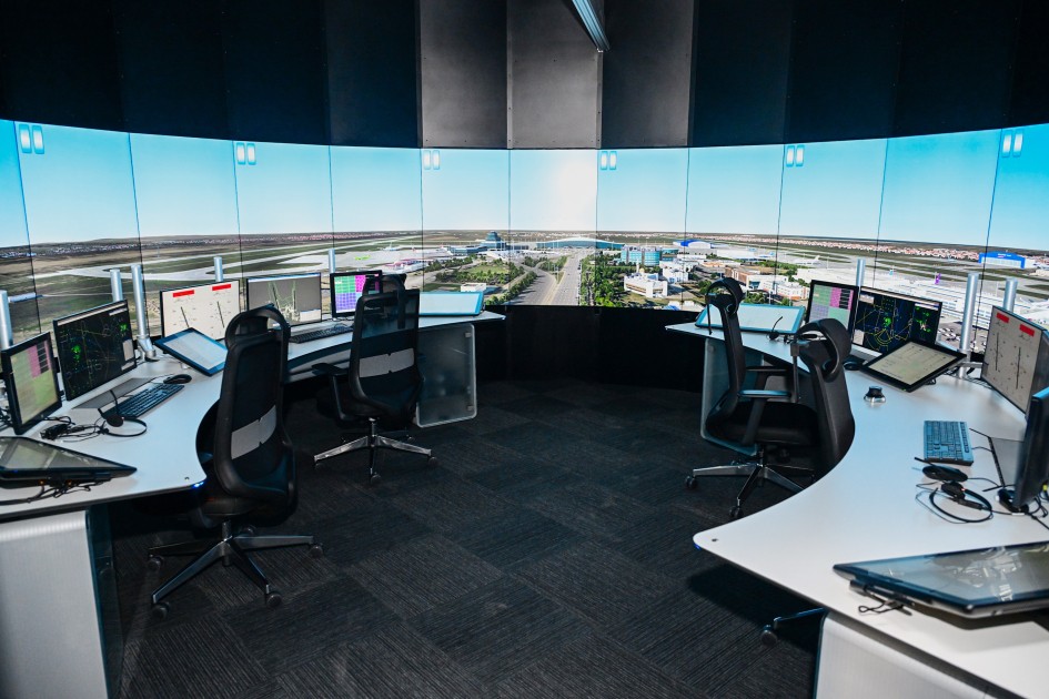 Yeni açılışı olan Beynəlxalq Təlim Mərkəzindən - FOTOLAR