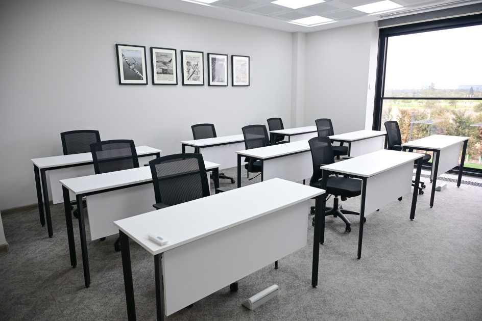 Yeni açılışı olan Beynəlxalq Təlim Mərkəzindən - FOTOLAR