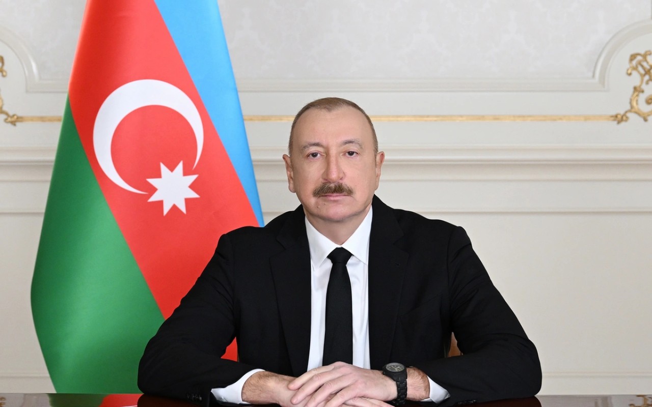 İlham Əliyev pravoslav xristian icmasınıtəbrik etdi