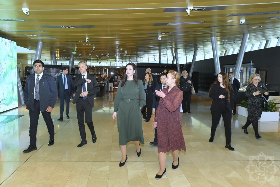 Litvanın Baş naziri Milli Xalça Muzeyində - FOTOLAR