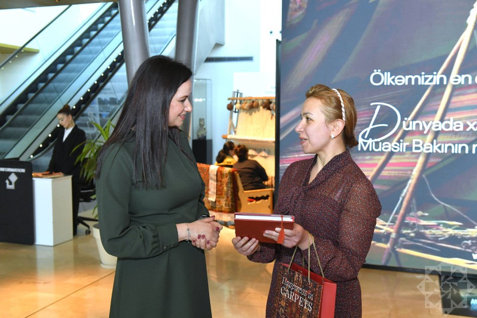 Litvanın Baş naziri Milli Xalça Muzeyində - FOTOLAR