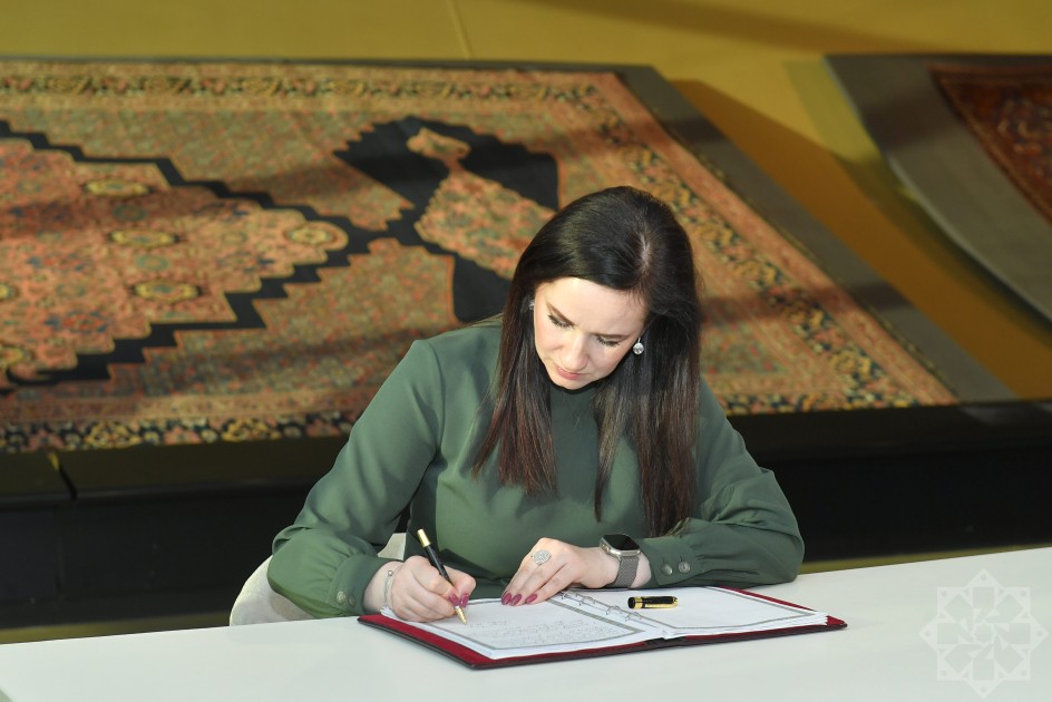 Litvanın Baş naziri Milli Xalça Muzeyində - FOTOLAR