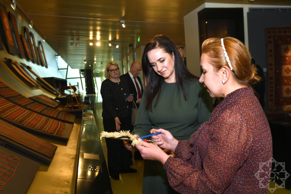 Litvanın Baş naziri Milli Xalça Muzeyində - FOTOLAR