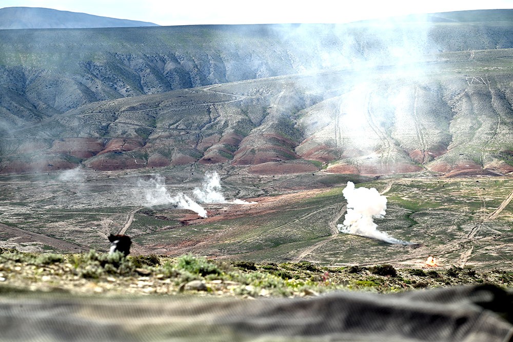 Zakir Həsənov döyüş atışlı taktiki təlimin gedişatını yoxladı - FOTOLAR