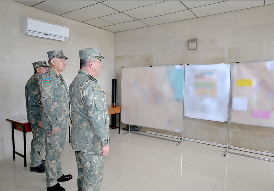 Zakir Həsənov döyüş atışlı taktiki təlimin gedişatını yoxladı - FOTOLAR