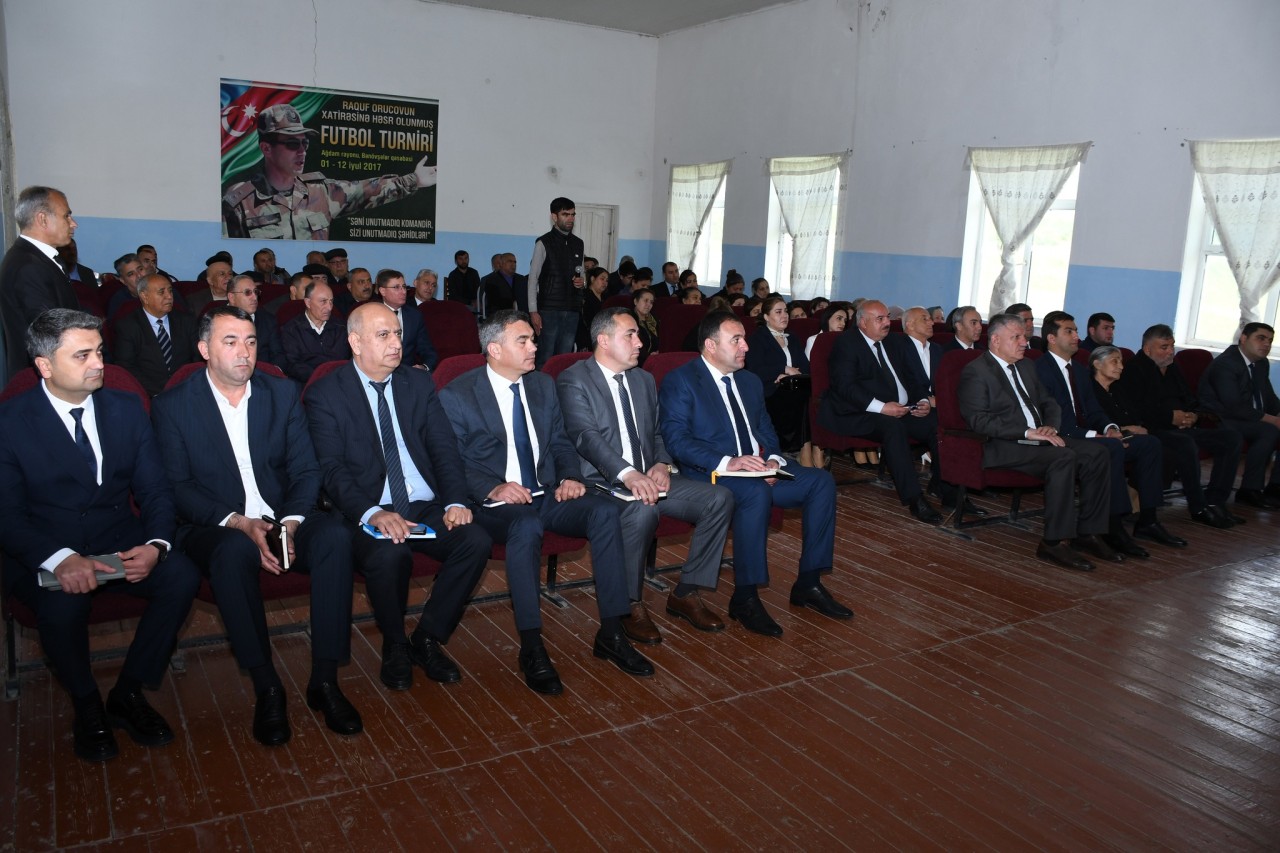 Vaqif Həsənov Bənövşələr qəsəbəsində səyyar qəbul keçirdi - FOTOLAR